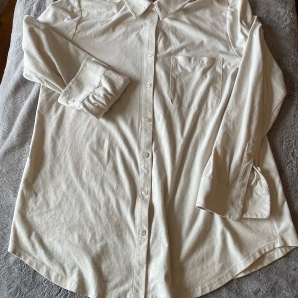 Chicos Classic Cream Shirt size 2